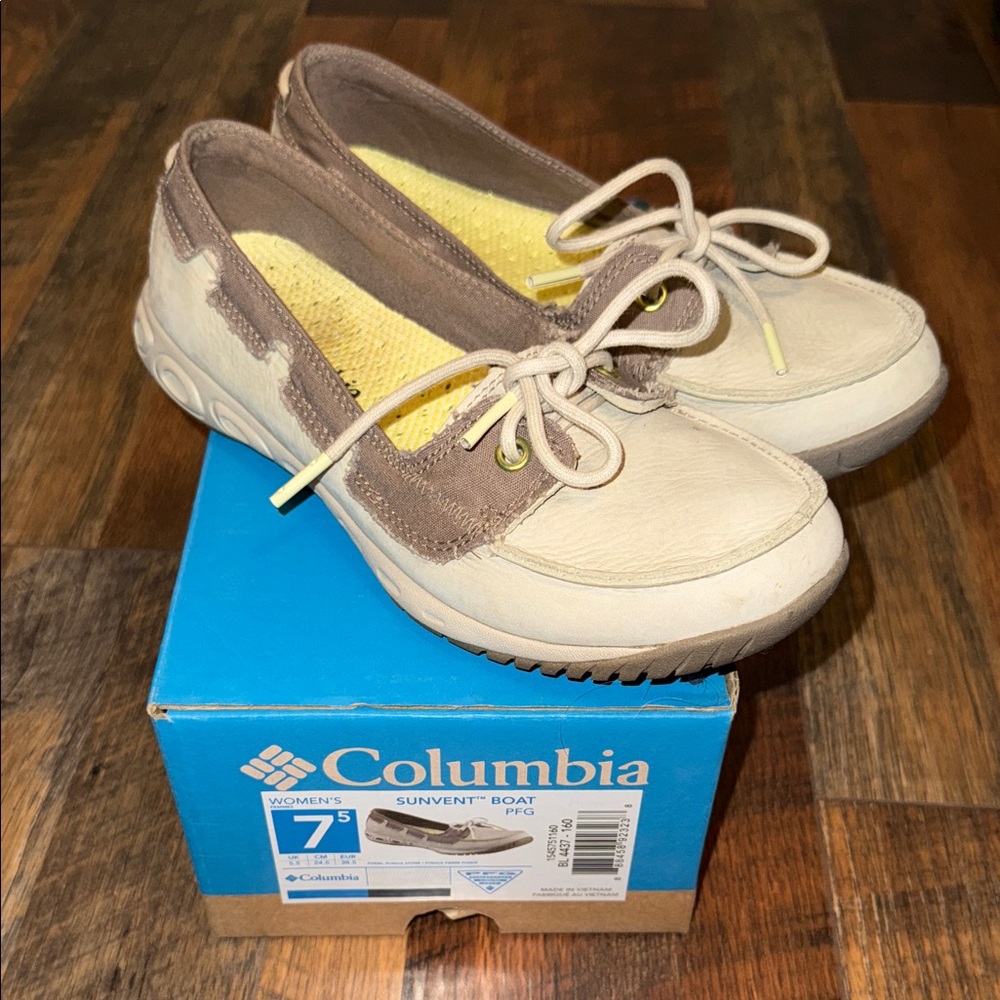 Columbia Women's Sunvent Boat Shoes - Cream and Brown